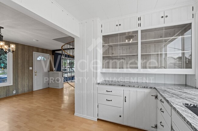 Building Photo - Beautiful 3-Bedroom Home - EV Charger - Pet Friendly