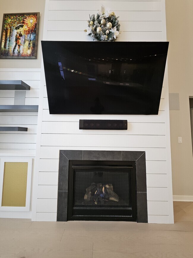 Building Photo - 228 Oakhurst Wy