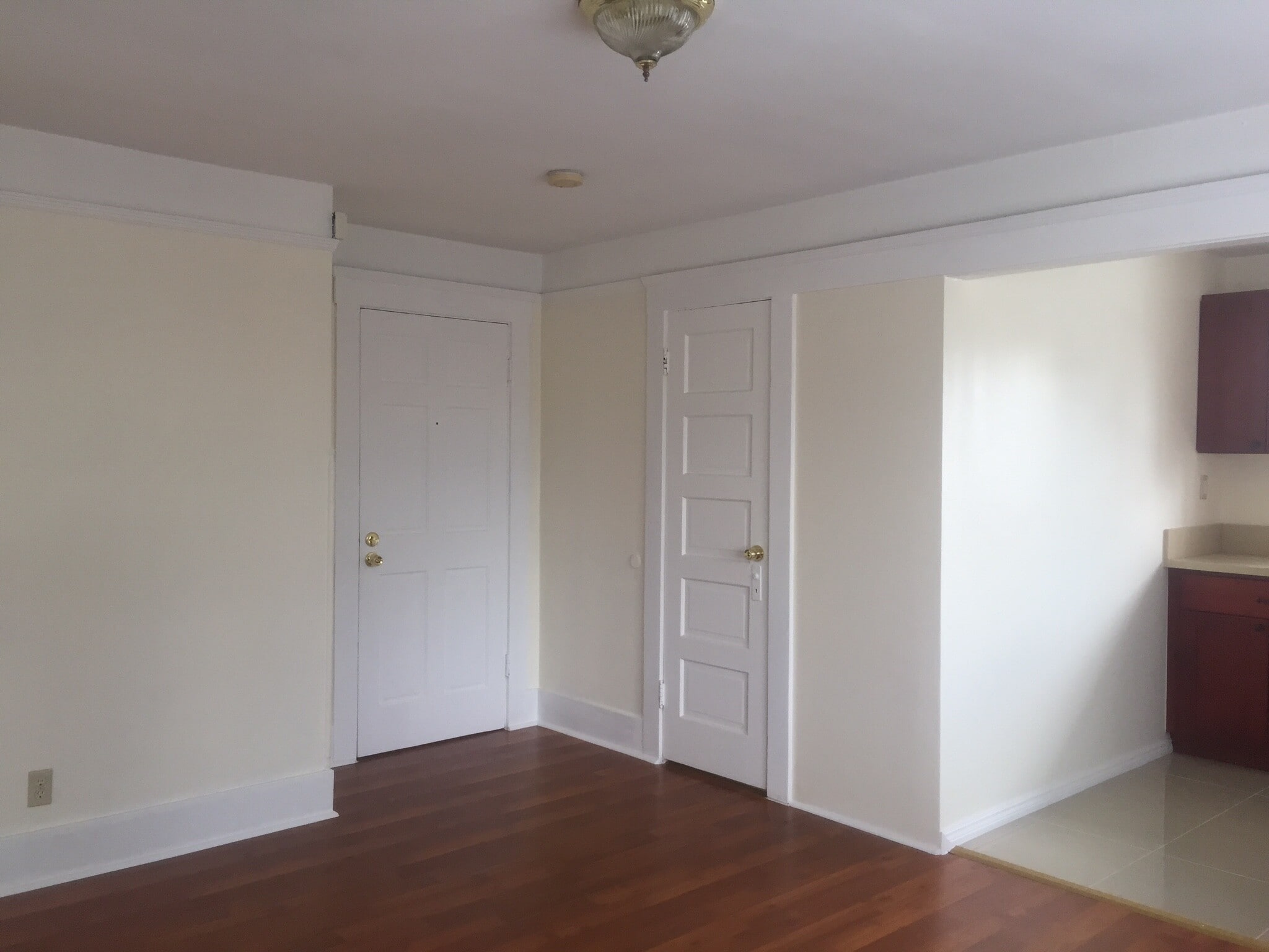 Building Photo - 128 S Ave 57