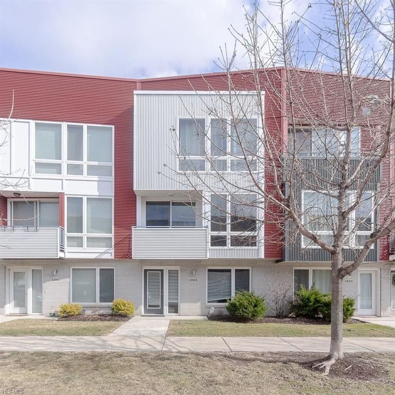 Building Photo - 1263 W 74th St.