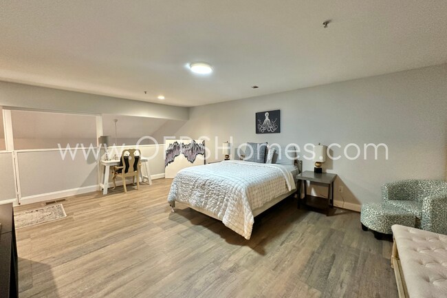 Building Photo - 3/3 DESTIN CONDO... Minutes from the beach!!