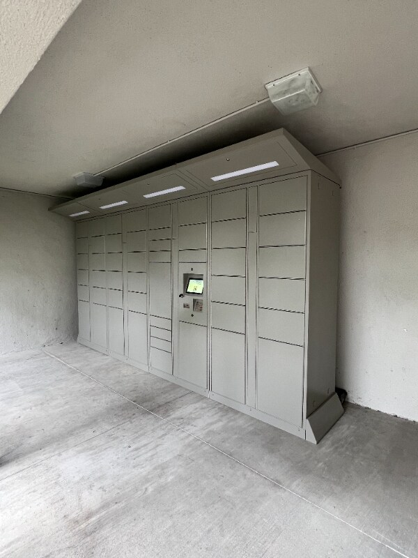 Building Photo - 841 W La Habra Blvd