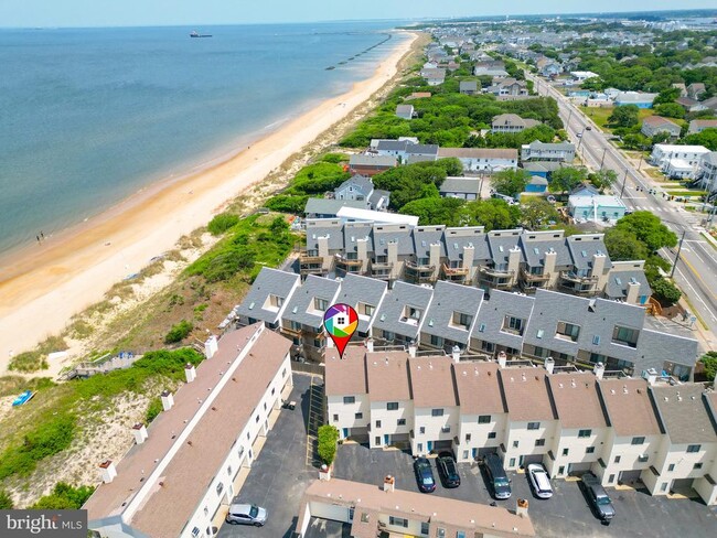 Building Photo - 3182 E Ocean View Ave