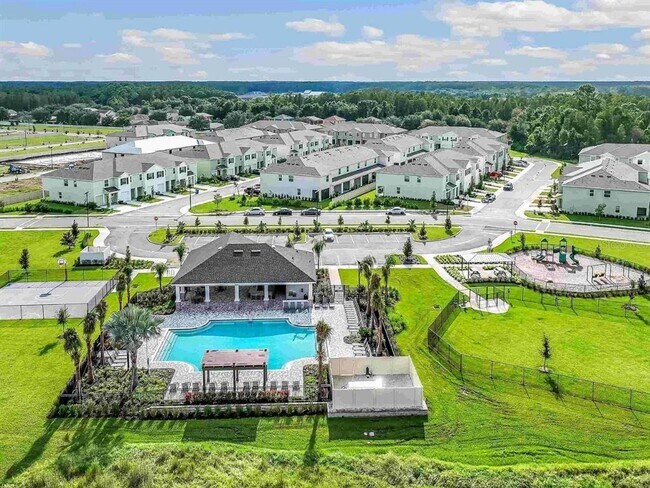 Building Photo - 17260 English Chestnut Wy