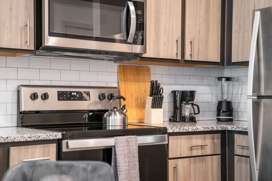 Building Photo - 14541 Star Water Rd