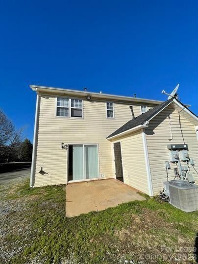 Building Photo - 610 Piper Ct