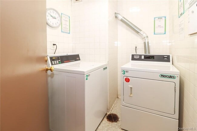 Building Photo - 2 Old Mamaroneck Rd