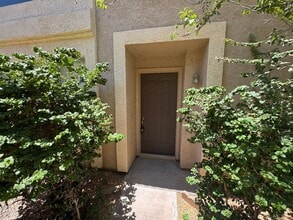 Building Photo - 10225 N 12th Pl