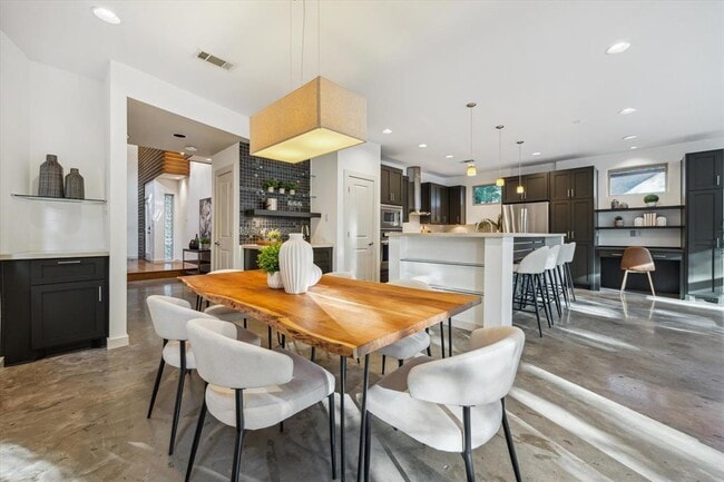 Building Photo - 133 Frederick St