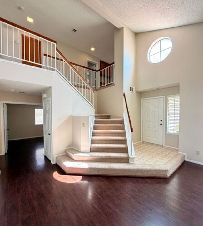 Building Photo - FABULOUSLY CLEAN AND CHARMING HOME IN THE LAKES COMMUNITY OF SOUTHWEST LAS VEGAS