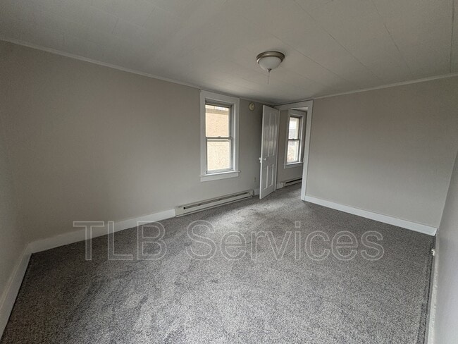 Building Photo - 139 Sand St