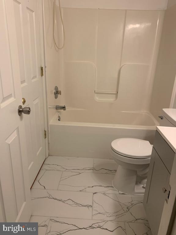 Building Photo - 104 Stingray Ct