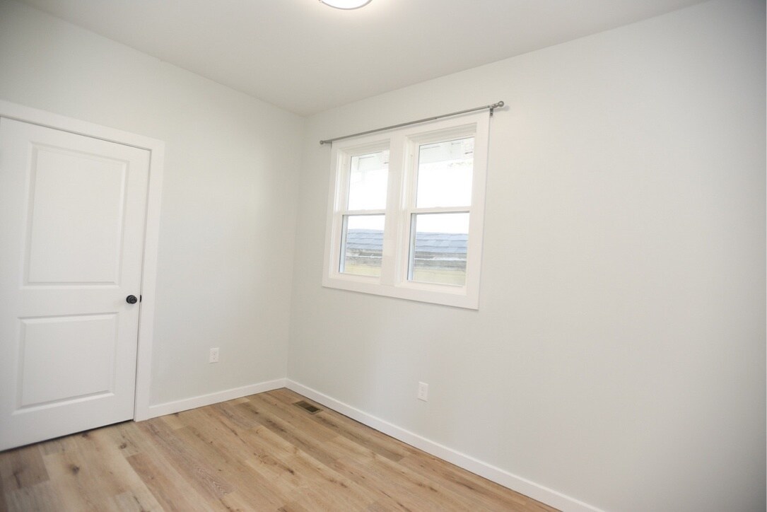 Bedroom 2/Office - 4821 Ebersole Ave