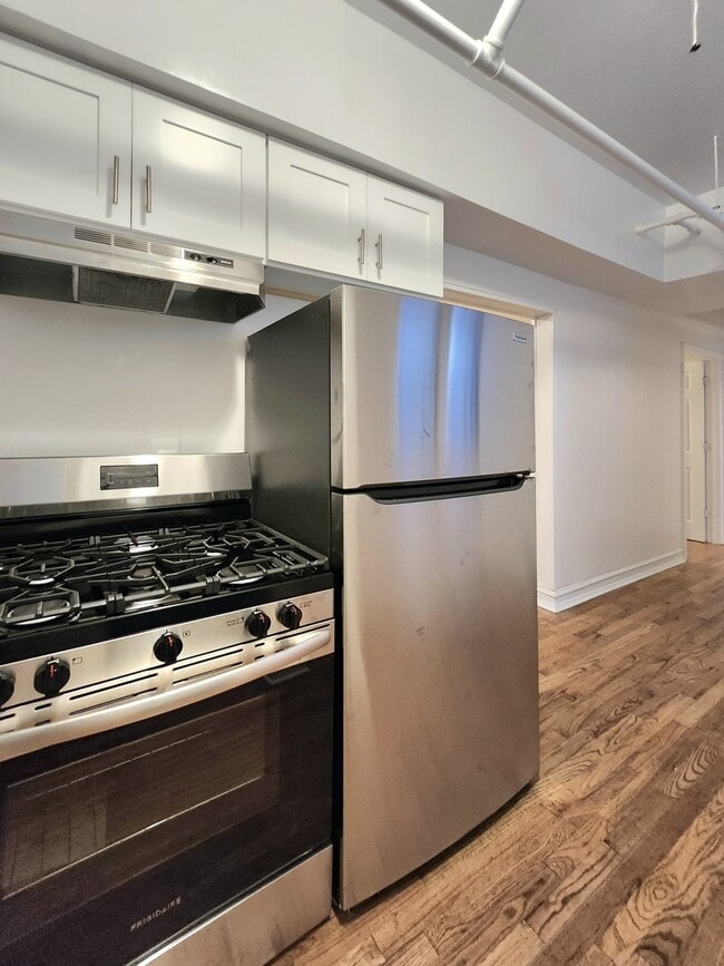 Building Photo - 3746 W Irving Park Rd