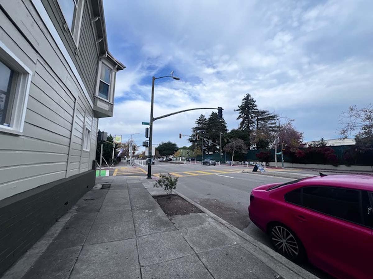 Building Photo - 6235 San Pablo Ave