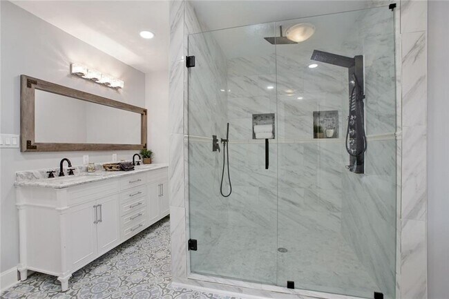 Building Photo - 3499 Fairlane Dr NW