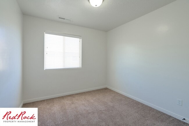 Building Photo - 2801 E 450 N