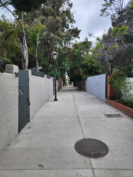 DUDLEY AVENUE WALK STREET - 49 Dudley Ave