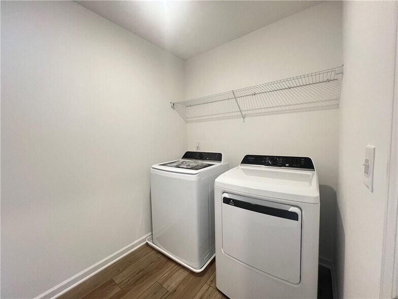 Building Photo - 273 Blue Dragon Dr