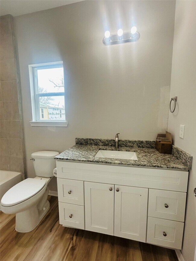 Building Photo - 1318 Stowell