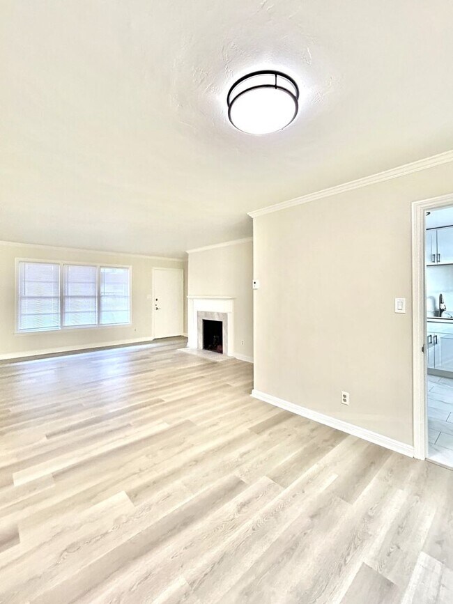 Building Photo - 1416 El Camino Real