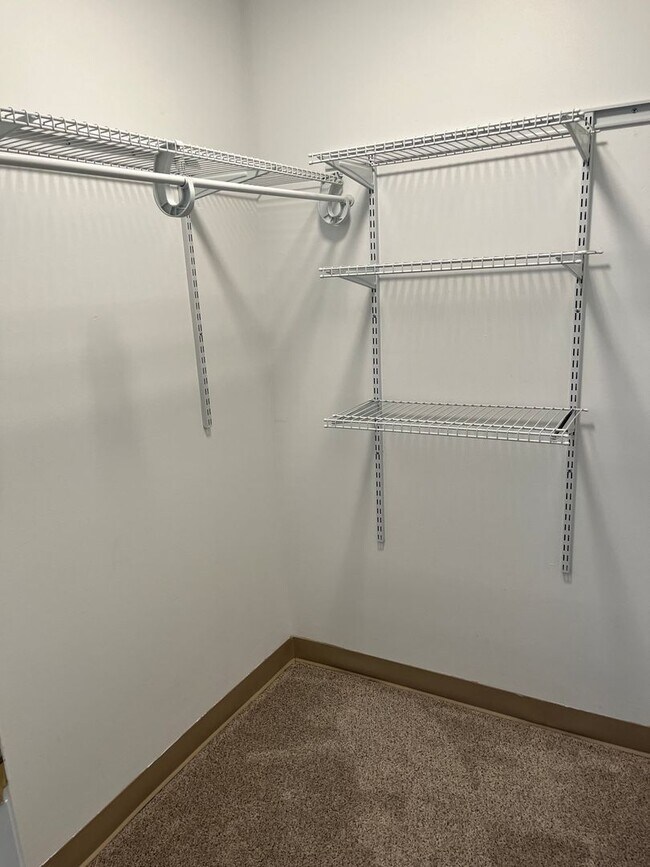 Building Photo - 35 Willow St