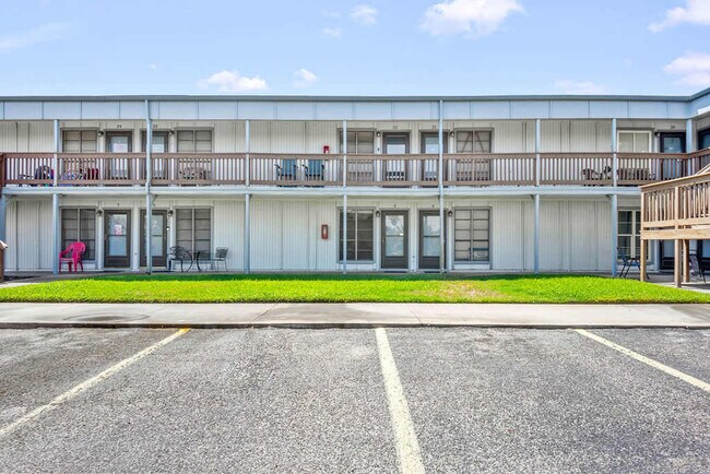 Building Photo - 2025 Eleventh Street-SI FL1-ID1023252P