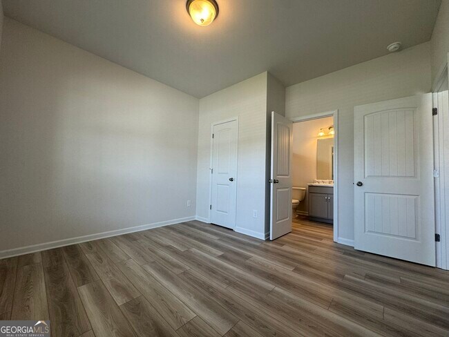 Building Photo - 202 sycamore dr