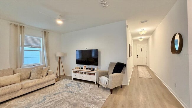 Building Photo - 5723 Cattle Rnch Dr