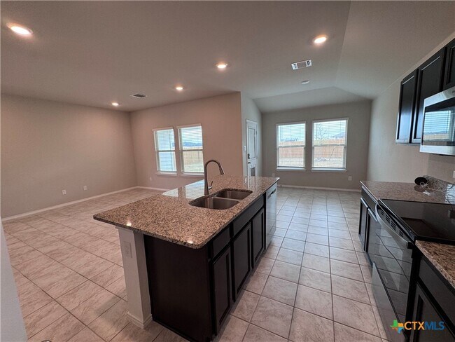 Building Photo - 1104 Prairie Clover Rd