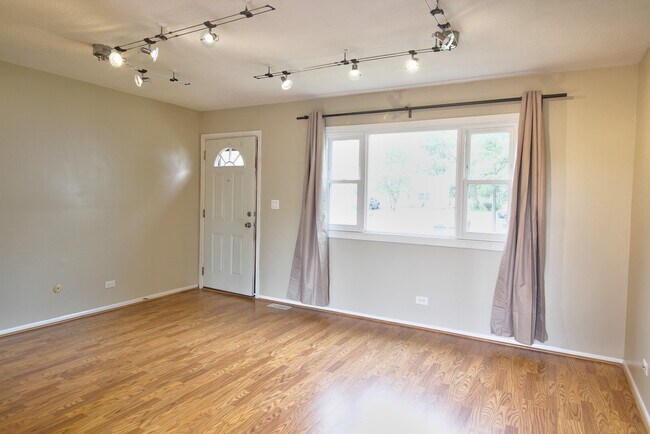 Building Photo - 3327 Allspice Ct