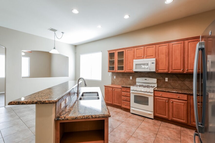 Building Photo - 7129 W Autumn Gold Ct