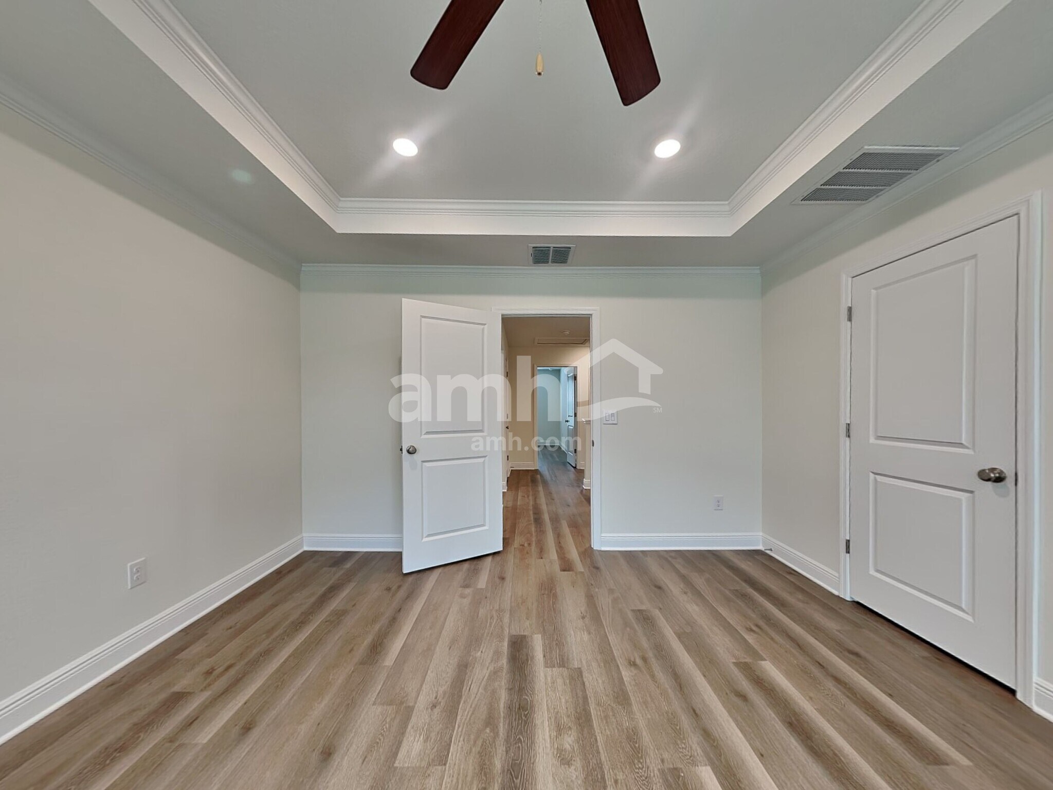 Building Photo - 27178 St Andrews Ave