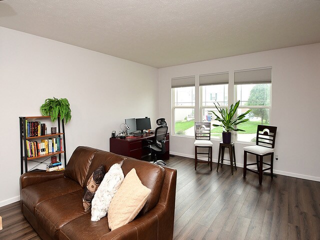 Building Photo - 14902 Mormon St