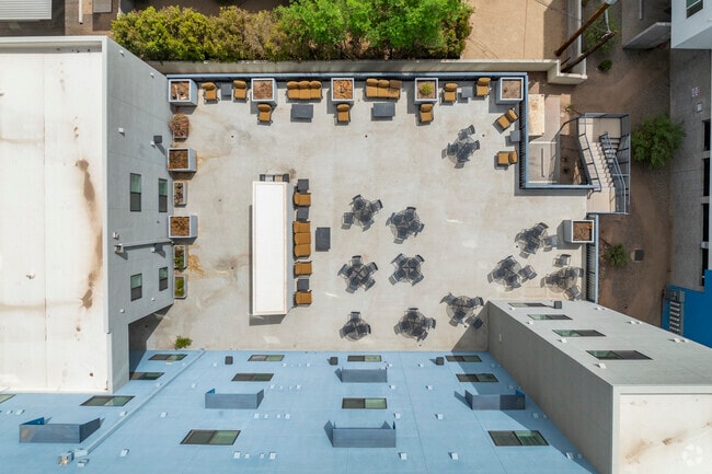 Building Photo - Acacia Heights