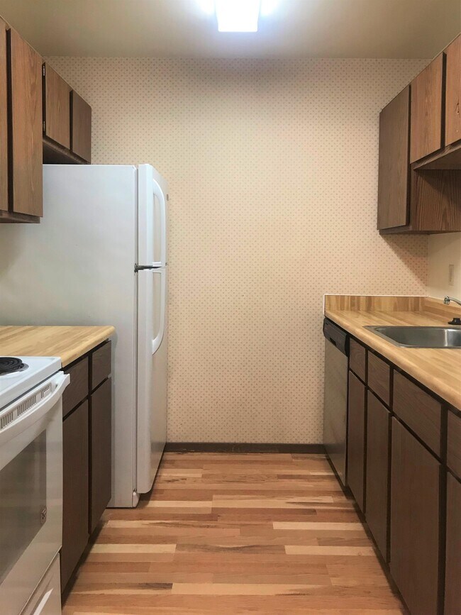 Building Photo - 2343 Chalet Gardens Rd