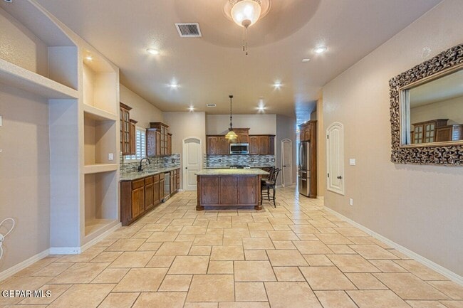 Building Photo - 3849 Tierra Campa Dr