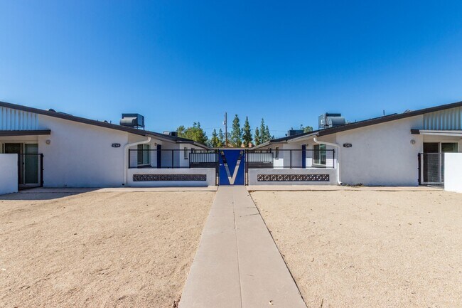 Building Photo - Charming Studio Oasis in the Heart of Temp...