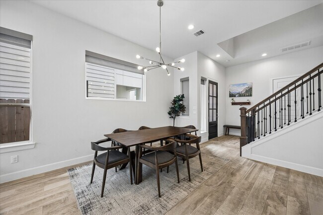 Building Photo - 2804 Grand Fountains Dr