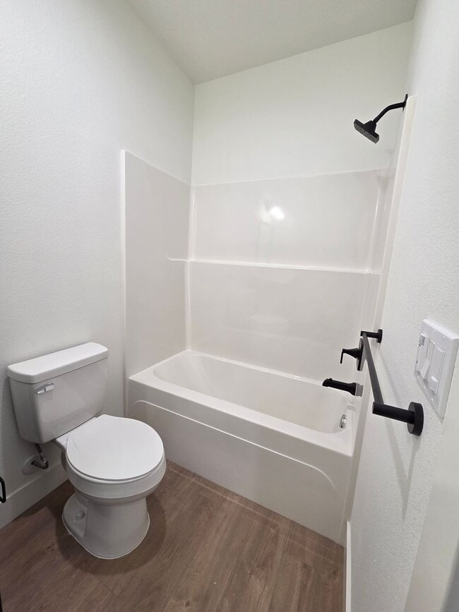 Building Photo - Brand New Build on Old Alturas - ALL Electric with City of Redding Solar!