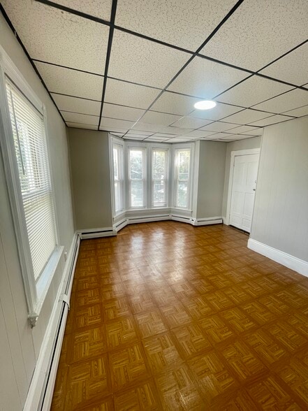 Living Room - 44 Pine St