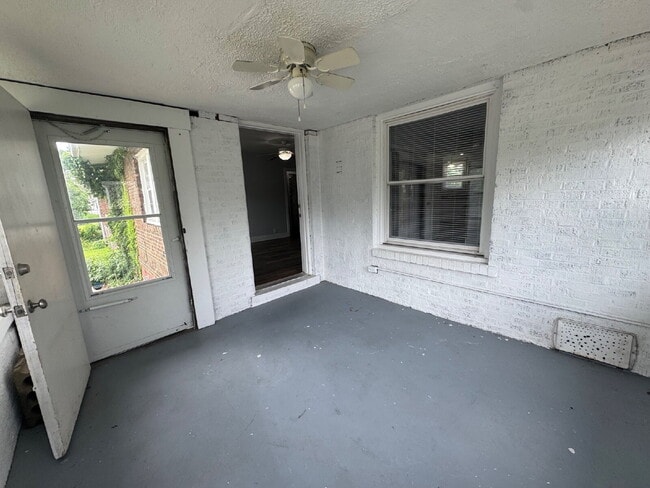 Building Photo - "Charming 3-Bed Home in Springfield with Spacious 1245 Sq Ft Layout!"