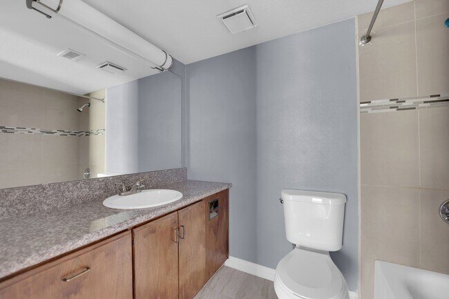 Building Photo - 1 Month Free Rent!! NEWLY REMODELED 2 BEDR...