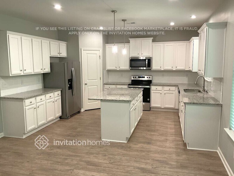 Building Photo - 713 Denise Ct