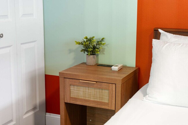 Building Photo - 1600 N Halsted St