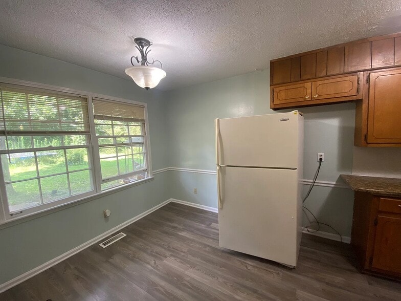 Building Photo - 1434 Al Seier Rd