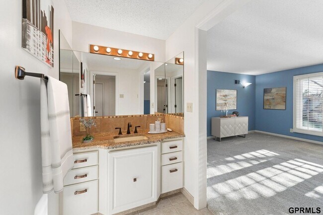Building Photo - 9723 Fieldcrest Dr