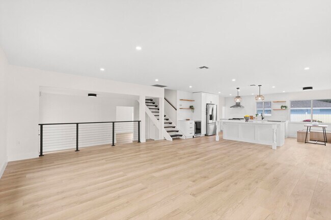 Building Photo - 3905 Flag Dr