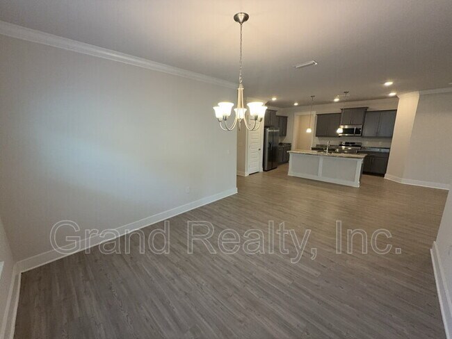 Building Photo - 7016 Whitetail Run Dr