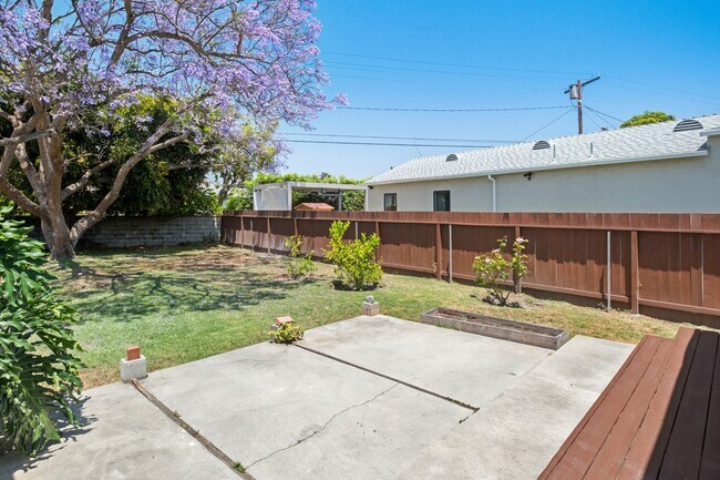 Building Photo - 5342 Emporia Ave